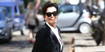[FOTO] Digigit Serangga, Bibir Kris Jenner Bengkak Seperti Bebek