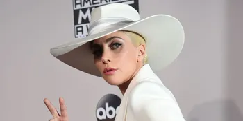 FOTO: Dikabarkan Segera Nikah, Pacar Lady Gaga Akrab Dengan Camer