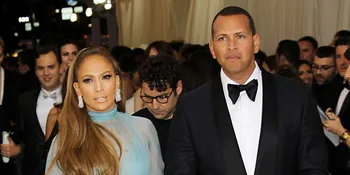 [FOTO] Dinner, Jennifer Lopez dan Alex Rodriguez Gandengan Tangan