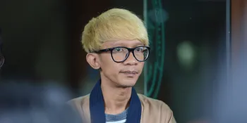 FOTO: Diteror Haters, Aming Tulis Balasan Yang Tak Kalah Nyinyir