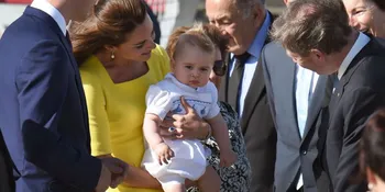 Foto-Foto Imut Putra Kate Middleton Ini Ternyata 'Palsu'?