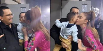 Foto-foto Refleks Bunda Inul Ketika Bertemu dengan Baby Levian Anak Lesti Kejora dan Rizky Billar, Langsung Beri Kecupan Cinta