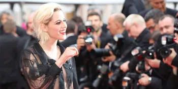 [FOTO] Gandengan Mesra, Kristen Stewart - Alicia Cargile Balikan?