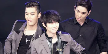 [FOTO] Ganteng-Ganteng, Eh Super Junior Tak Bisa Pakai Tongsis