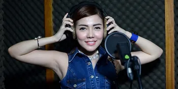 [FOTO] Gaya Bella Shofie Saat Jadi Hot Mommy Bagi Bayi Lucu Ini