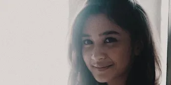 FOTO: Gaya Mikha Tambayong Pakai Jaket Jeans Dengan Rambut Pendek