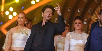 Foto Gendong Aryan Khan 15 Tahun Lalu Ini Bukti SRK Tak Menua