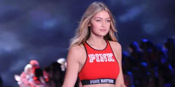 [FOTO] Gigi Hadid Ciuman Mesra Dengan Aktor Ganteng