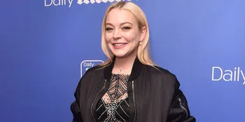 [FOTO] Hadiri Fashion Show, Lindsay Lohan Cantik Pakai Kerudung