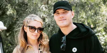 [FOTO] Hampir 2 Tahun Pacaran, Paris Hilton Dilamar Chris Zylka