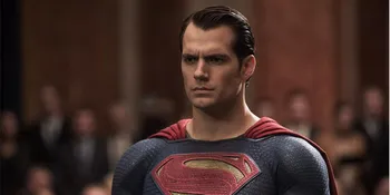 FOTO: Heboh, Kostum Terbaru Superman Akan Berwarna Hitam?