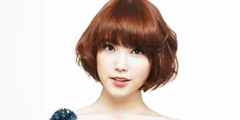 [FOTO] IU Jadi Cewek Berdandan Aneh di 'Beautiful Man'