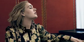 [FOTO] Jadi Badut Saat Halloween, Adele Malah Cantik Banget