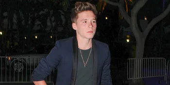 [FOTO] Jadi Model, Brooklyn Beckham Seganteng Ayahnya