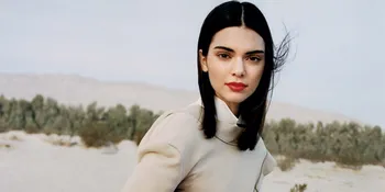[FOTO] Jadi Model Lingerie, Kendall Jenner Pamer Pose Topless
