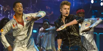 [Foto] Justin Bieber Tiru Gaya Michael Jackson!