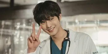 Foto Kelulusan SMA Dari Ahn Hyo Seop Kembali Muncul, Buktikan Kalau Dirinya Sudah Ganteng Dari Dulu!
