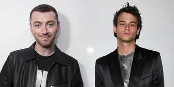 [FOTO] Kenakan Cincin di Jari Manis, Brandon Flynn Sudah Dilamar Sam Smith?