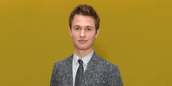 [FOTO] Kencan Dengan Pacar, Ansel Elgort Terlihat Bahagia