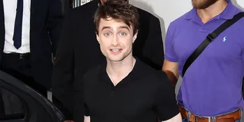 FOTO: Kencan Romantis Daniel Radcliffe Bareng Pacar Cantik