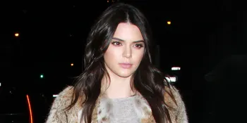 FOTO: Kendall Jenner Benci Paparazzi & Akan Lakukan Balas Dendam