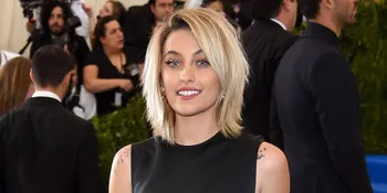 FOTO: Ketahuan Gandengan, Pacar Paris Jackson 2 Kali Lebih Tua?
