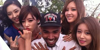 [Foto] Ketika Bintang K-Pop Hangout Bareng Musisi Top Amerika