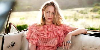 [FOTO] Ketika Jennifer Lawrence Pakai Gaun Pengantin, Cantik Banget!