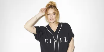 [FOTO] Ketika Lindsay Lohan Pamer Perut Pada Dunia, Keren?