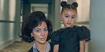 [FOTO] Kim Kardashian Sibuk Urus Anak Ketiga, Apa Yang Dilakukan North West?