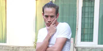 [FOTO] Kompakan Pakai Batik, Tarra Budiman & Pacarnya Mesra Abis