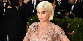 FOTO: Kylie Jenner Jual Rumah Mewah Pertamanya Seharga 44 M
