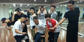 [FOTO] Leeteuk Ikut Latihan Comeback Bareng Super Junior