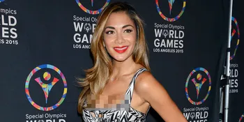 [FOTO] Liburan Bareng, Nicole Scherzinger & Pacar Ciuman Mesra