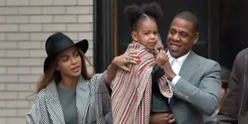 [FOTO] Liburan Romantis, Beyonce &#38; Jay Z Tertangkap Ciuman Mesra