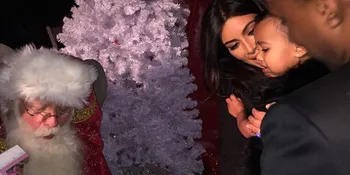 [FOTO] Lucunya! Kenalan Dengan Santa, North West Malah Nangis