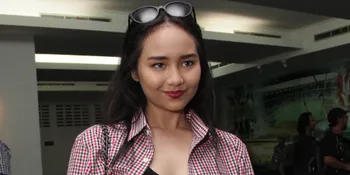 [Foto] Lulus Kuliah, Gita Gutawa Berpetualang di Inggris