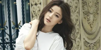 FOTO: Makin Elegan, Jun Ji Hyun Pamer Kaki Mulus Indah