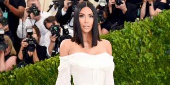 [FOTO] Makin Langsing, Kim Kardashian Seksi Pakai Baju Ketat