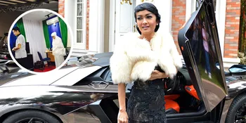 [FOTO] Makin Mesra & Romantis, Mumu Jadi Imam Salat Julia Perez