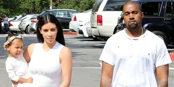 [FOTO] Makin Stylish, North West Saingi Kim Kardashian & Kanye