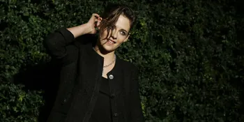 [FOTO] Makin Tomboy, Kristen Stewart Kembali Muncul Tanpa Make Up