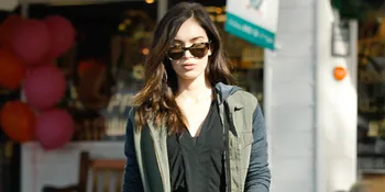 [FOTO] Masih Proses Cerai, Megan Fox Sudah Lepas Cincin Kawin