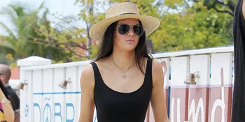 [FOTO] Mendadak Blonde, Kendall Jenner Jadi Secantik Barbie Hidup
