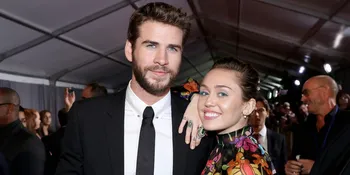 [FOTO] Miley Cyrus &#38; Liam Hemsworth Tertangkap Kencan di Pantai Malibu