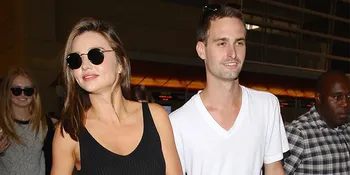 [FOTO] Miranda Kerr - Evan Spiegel Tertangkap Ciuman Mesra