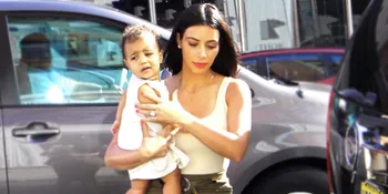 [Foto] Momen Langka! Begini Tawa Renyah Putri Kim Kardashian