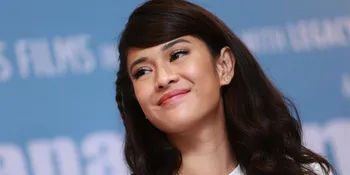 [FOTO] Naik Gondola Di Jepang, Dian Sastro Merasa Ngeri