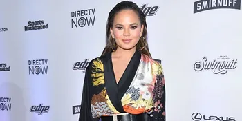 [FOTO] Nekat Pakai Bodysuit, Chrissy Teigen Pamer Baby Bump di Instagram