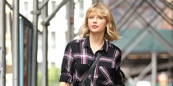 [FOTO] Nonton Konser Bareng, Joe Alwyn Rangkul Mesra Taylor Swift